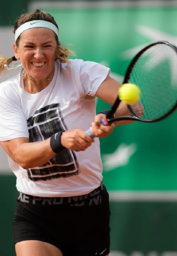 阿扎伦卡重返赛场，夺冠首场状态出色，DWG观众沸腾！的简单介绍